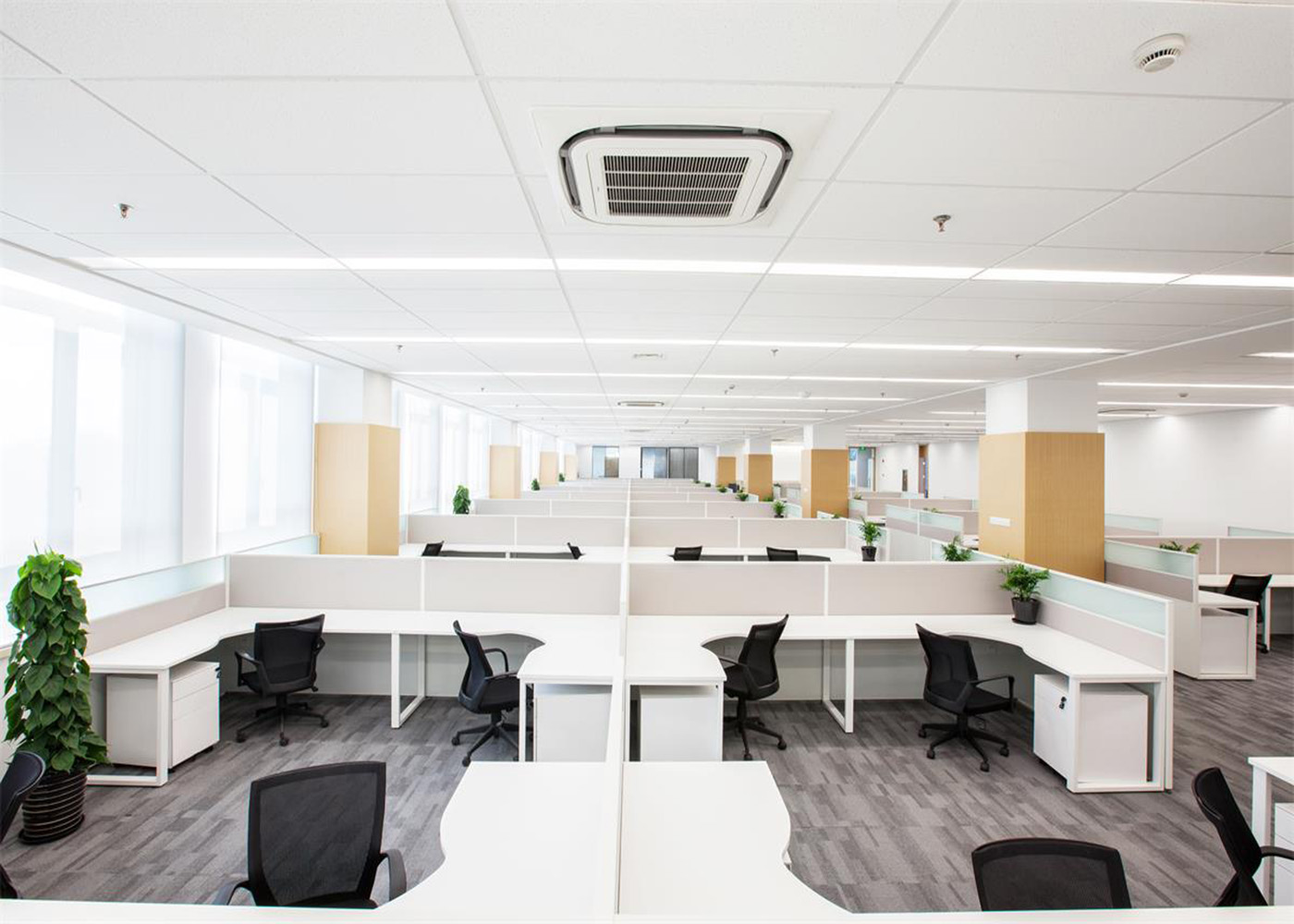 　辦公桌椅人體工學(xué)設(shè)計(jì)—辦公室長(zhǎng)排辦公桌