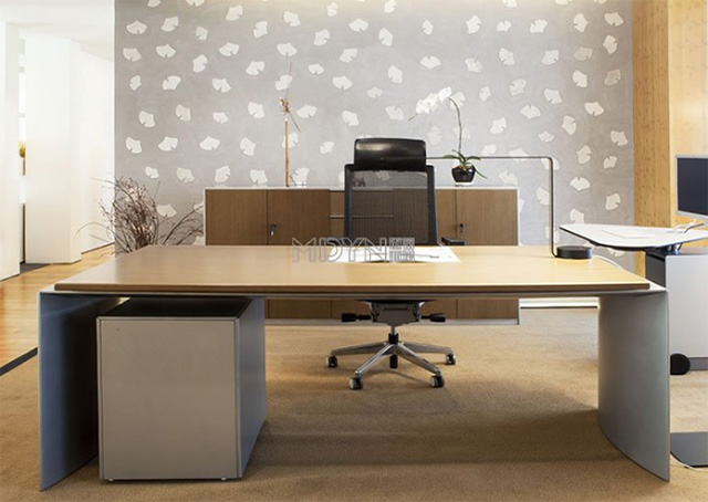 屏風辦公桌組合擺放優(yōu)勢